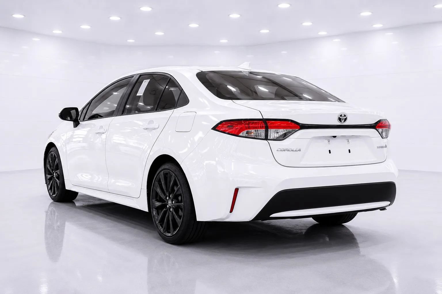 Used 2022 Toyota Corolla LE FWD image 3