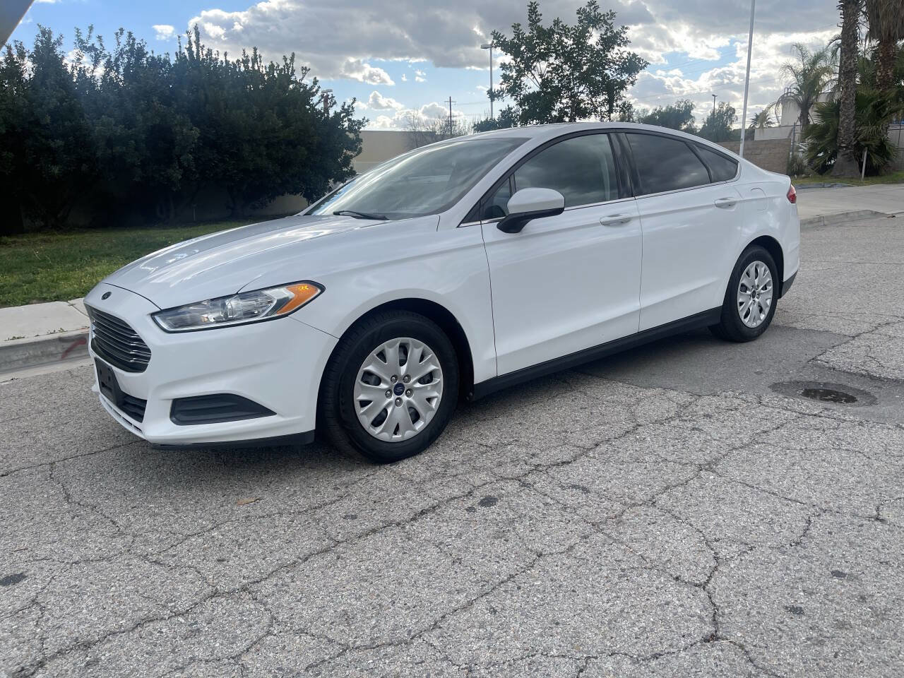 Used 2014 Ford Fusion S image 1