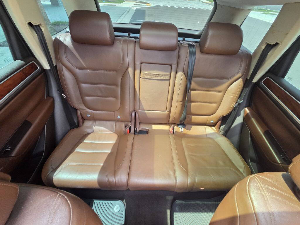 Used 2011 Volkswagen Touareg V6 AWD/4WD image 22