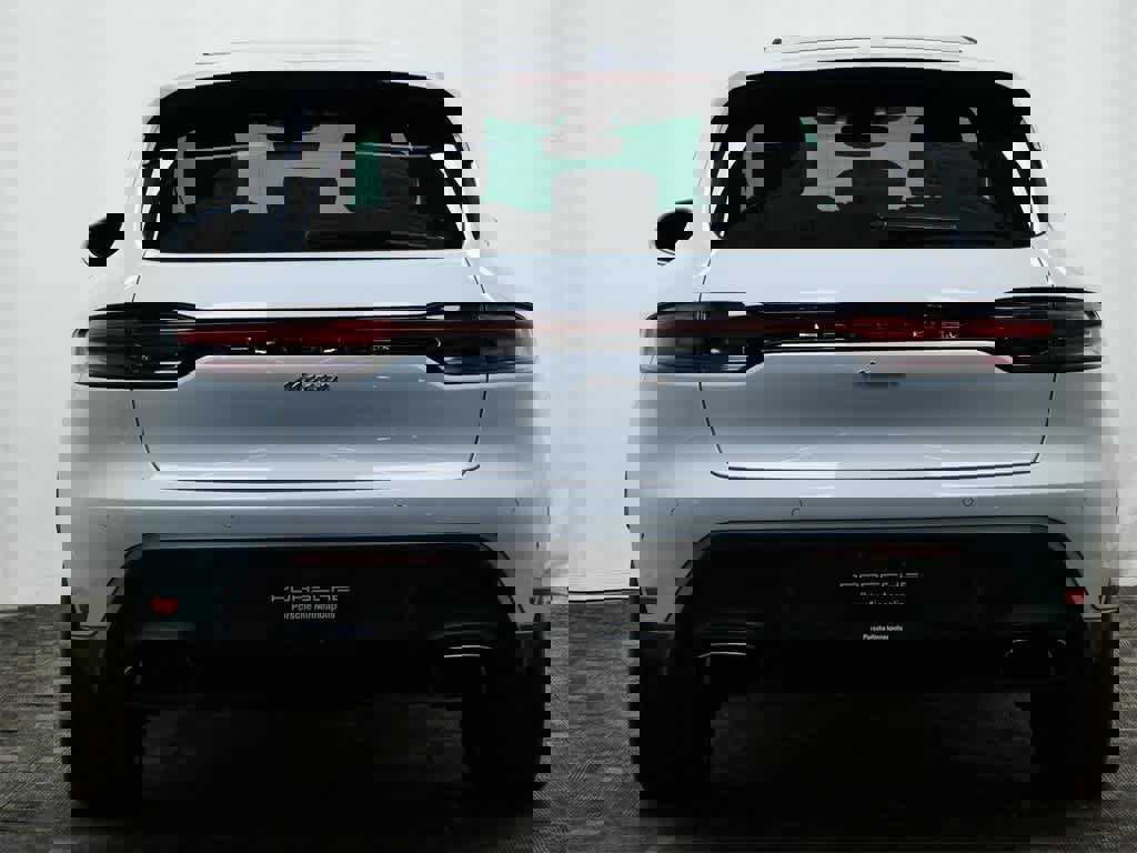 Used 2023 Porsche Macan Turbo image 6