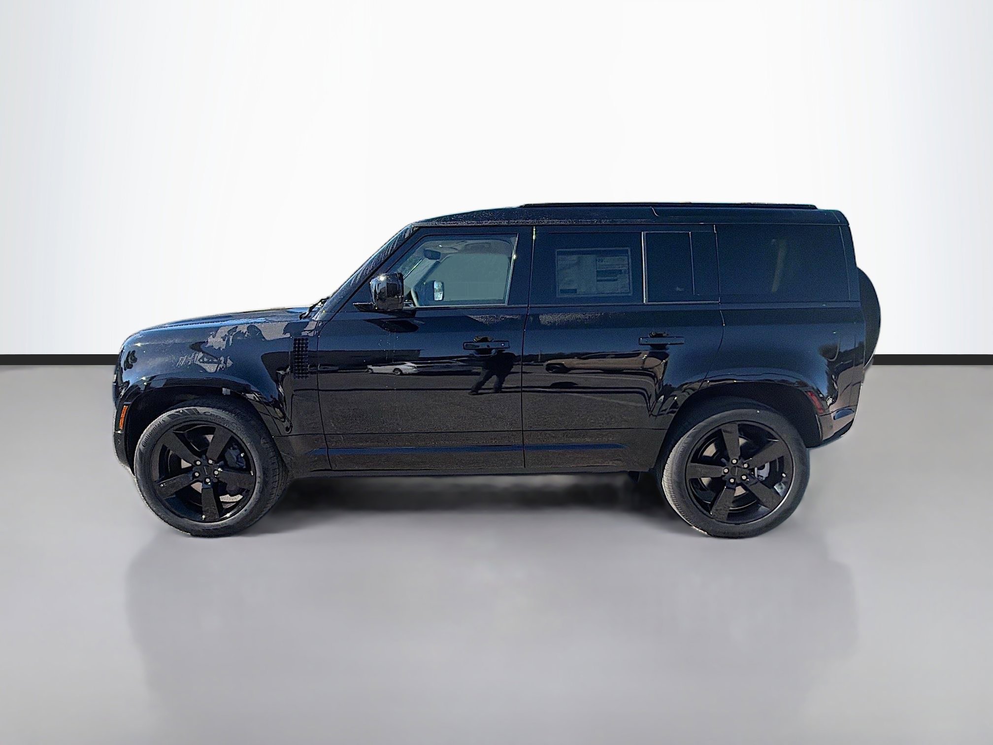 New 2026 Land Rover Defender 110 X-Dynamic SE image 2