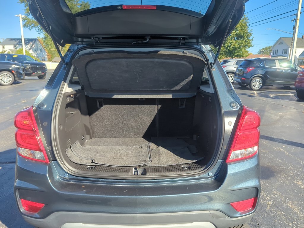 Used 2022 Chevrolet Trax LT w/ LT Convenience Package AWD/4WD image 18