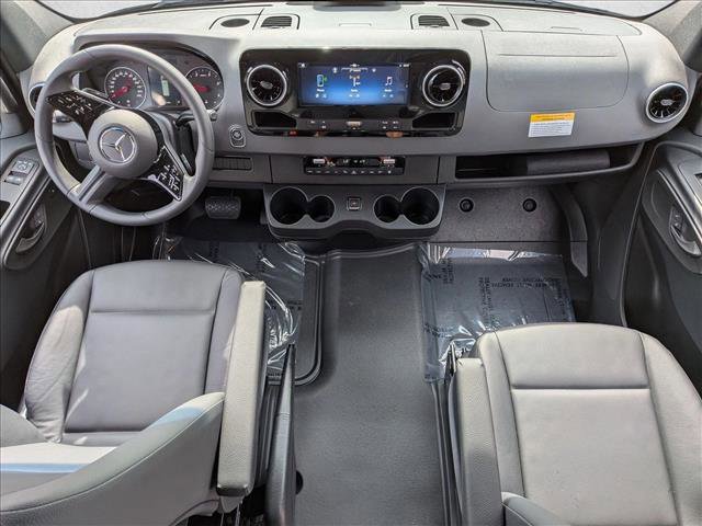 Used 2025 Mercedes-Benz Sprinter 2500 image 16