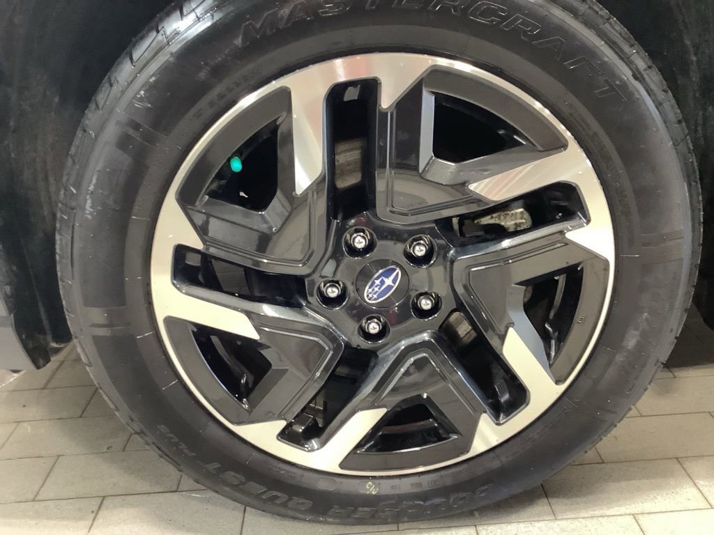 Certified 2025 Subaru Forester Limited image 24