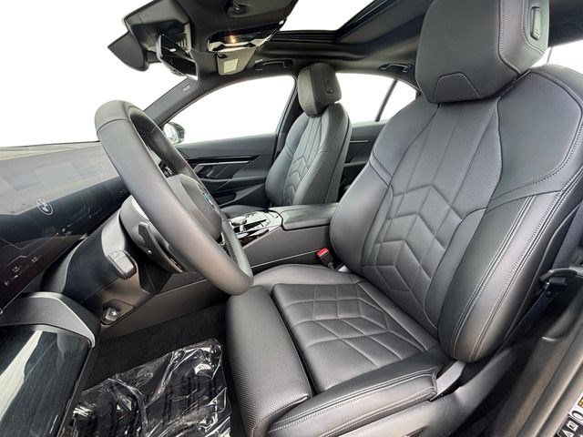 Used 2026 BMW 530i xDrive AWD/4WD image 11