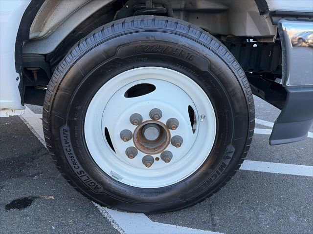 Used 2024 Ford E-450 and Econoline 450 Super Duty w/ Power Windows & Locks Group image 10