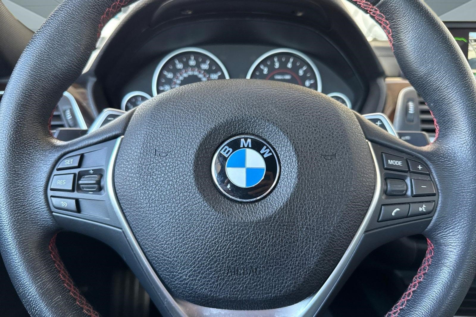 Used 2018 BMW 330i Sedan RWD image 10