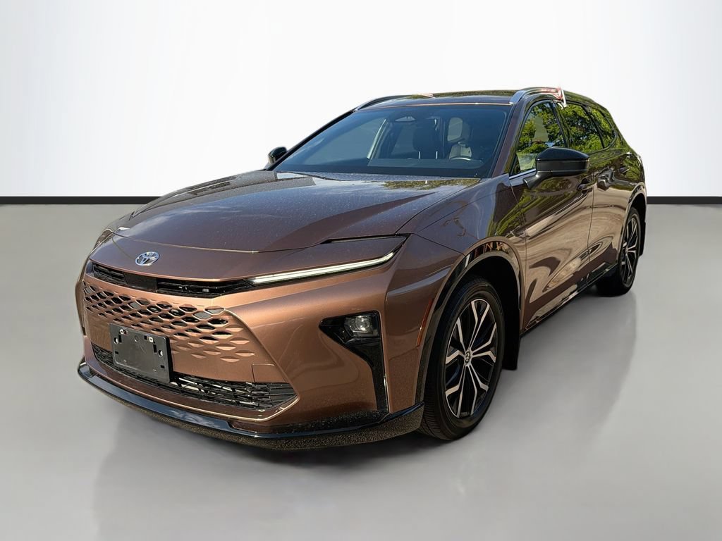 Used 2025 Toyota Crown Signia AWD/4WD image 3