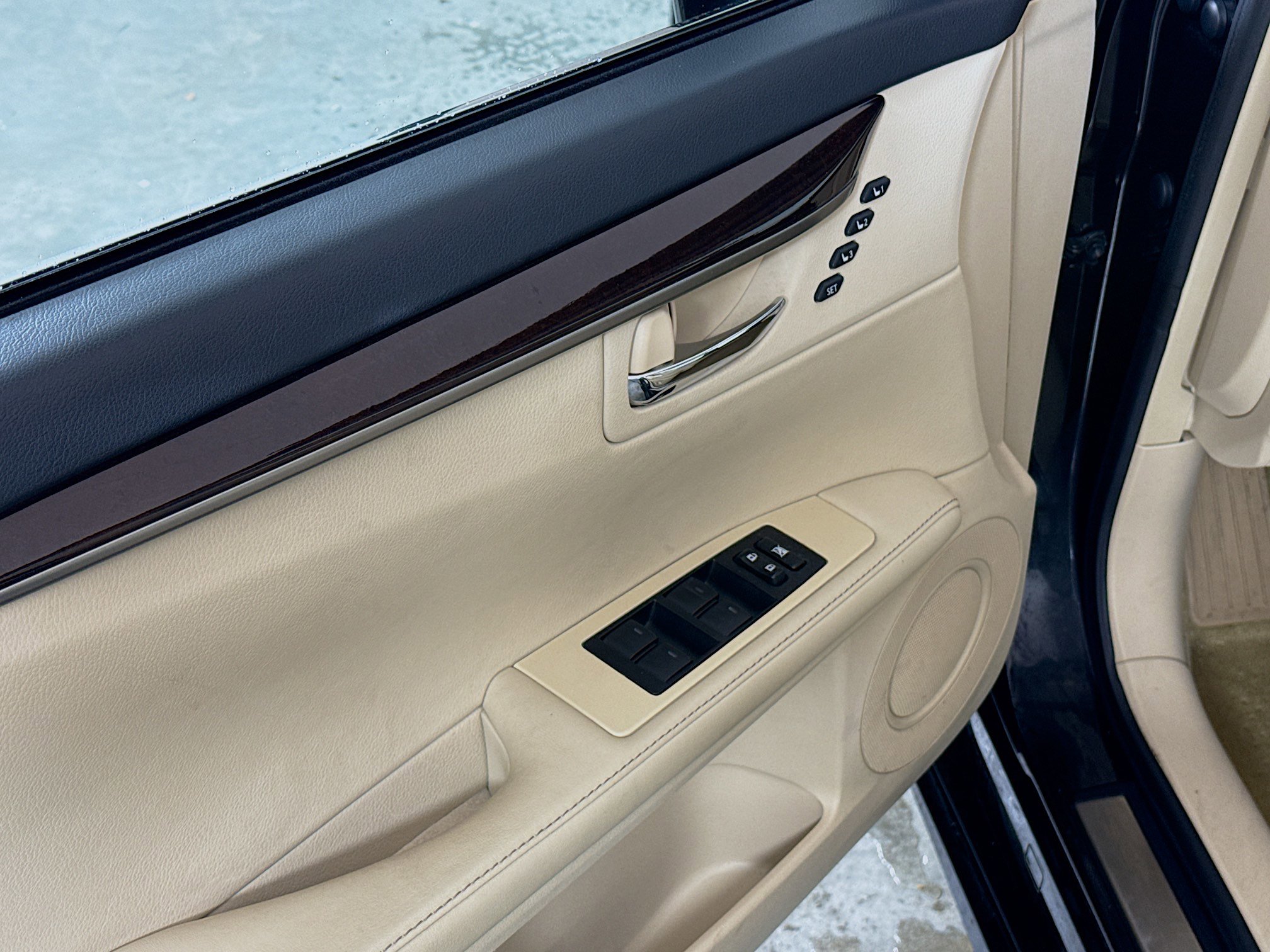 Used 2014 Lexus ES 350 w/ Ultra Luxury Package image 20