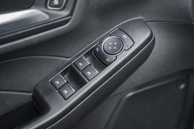 Used 2025 Ford Escape ST-Line image 40