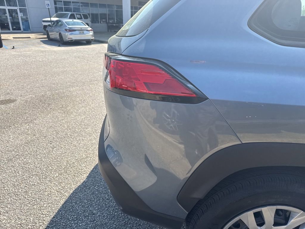 Used 2025 Toyota Corolla Cross L image 9