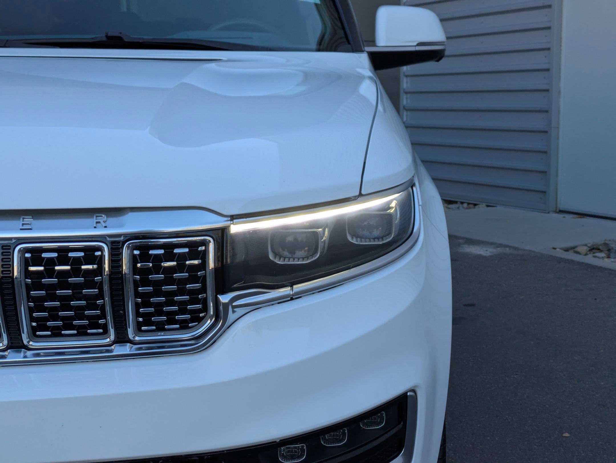 Used 2022 Jeep Grand Wagoneer Series II w/ Convenience Group III image 9