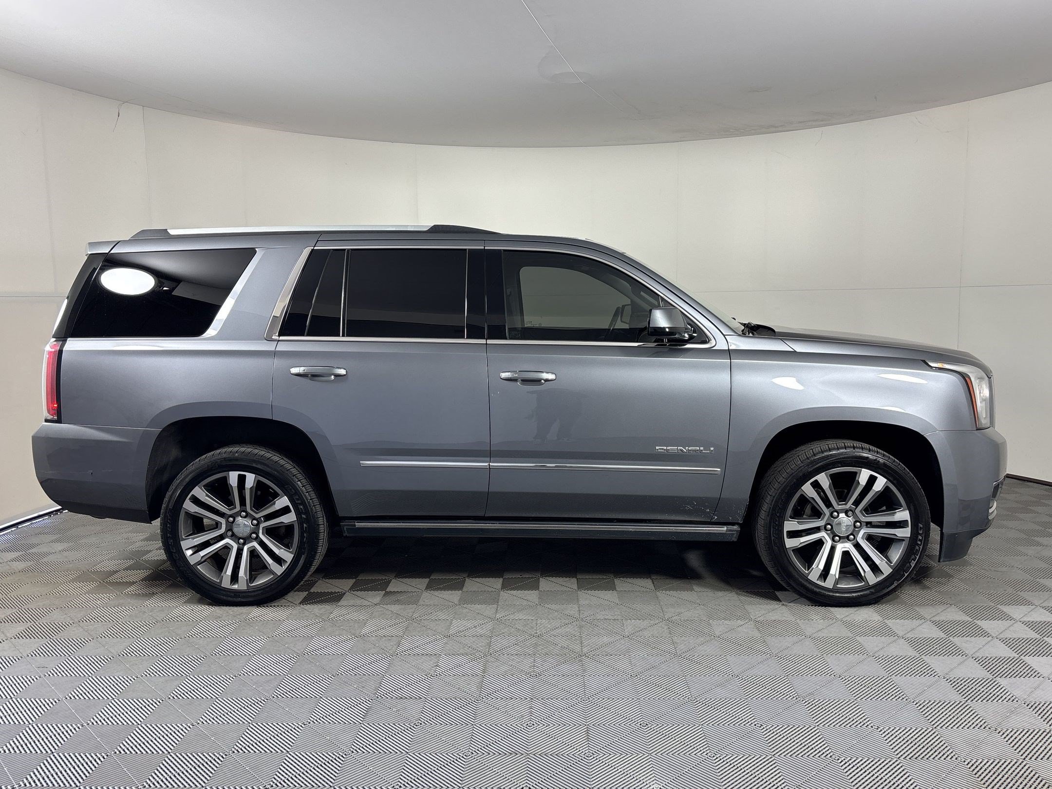 Used 2018 GMC Yukon Denali w/ Denali Ultimate Package RWD image 8