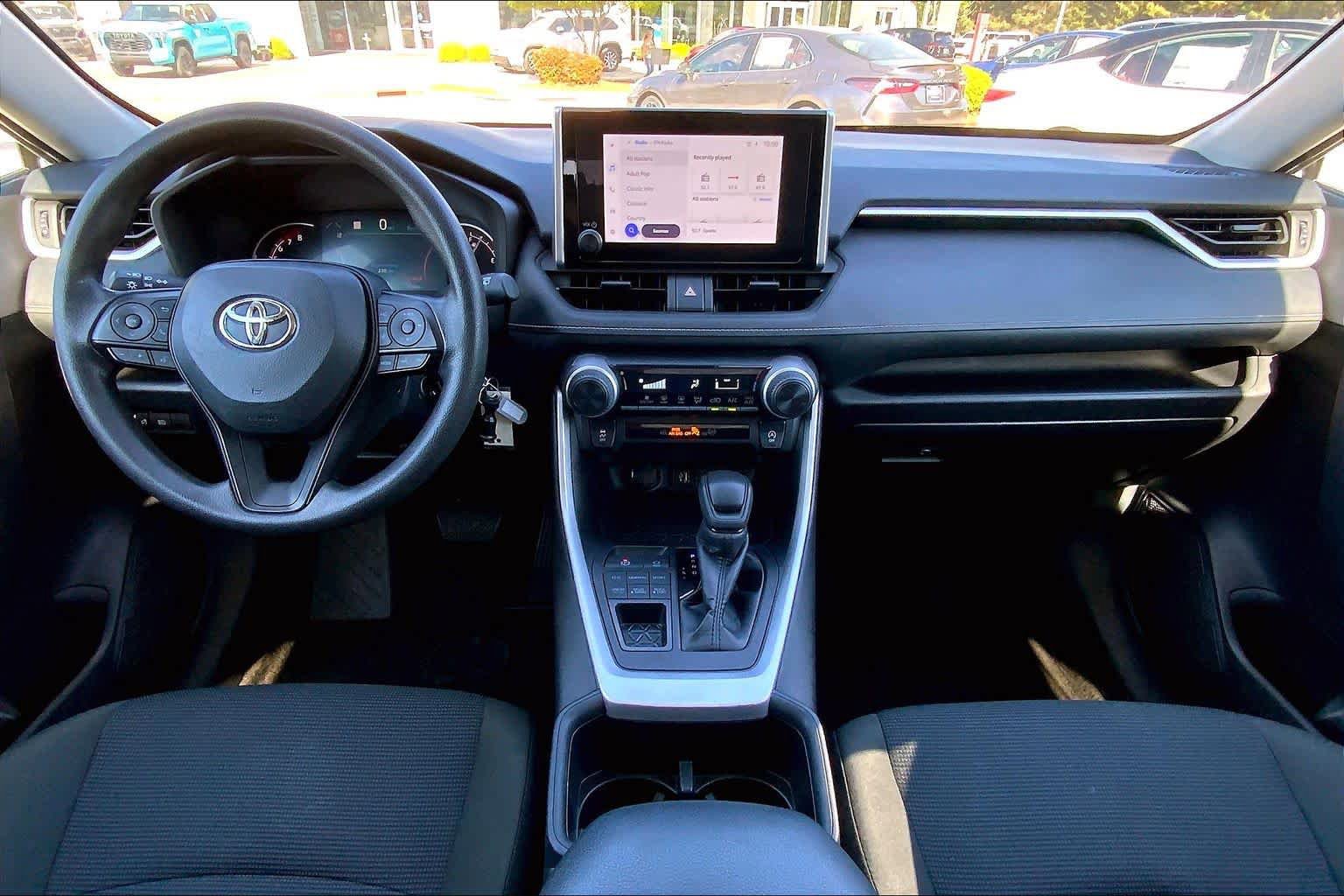 Used 2024 Toyota RAV4 LE AWD/4WD image 15