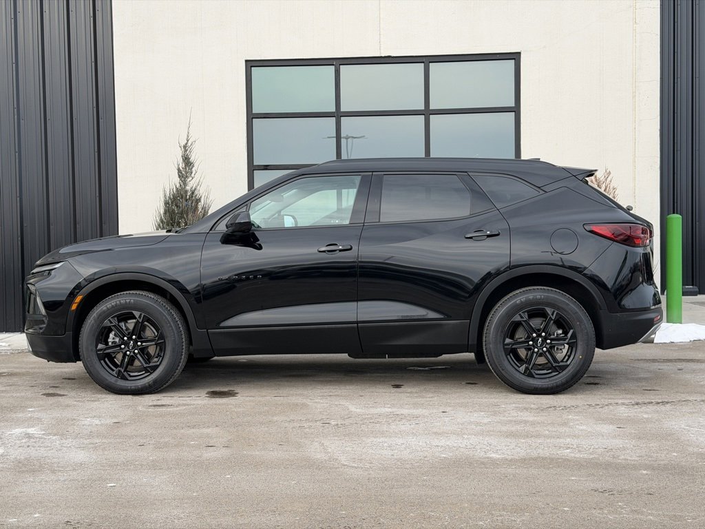Used 2023 Chevrolet Blazer LT w/ Midnight/Sport Edition image 2