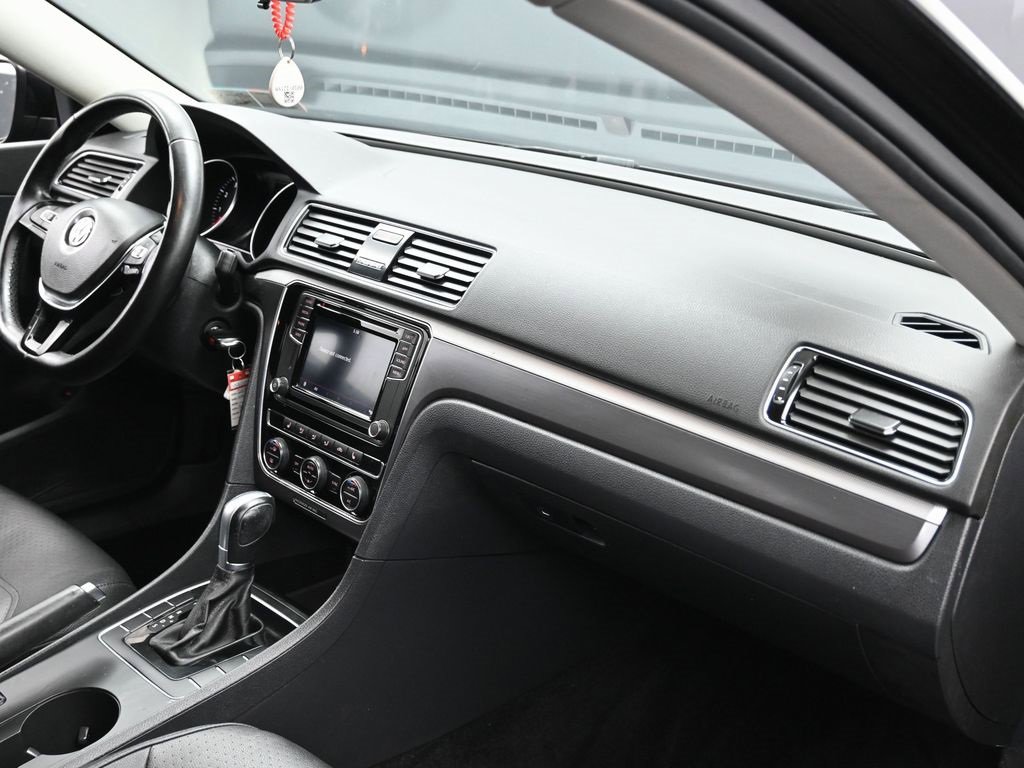 Used 2018 Volkswagen Passat 2.0T S image 30