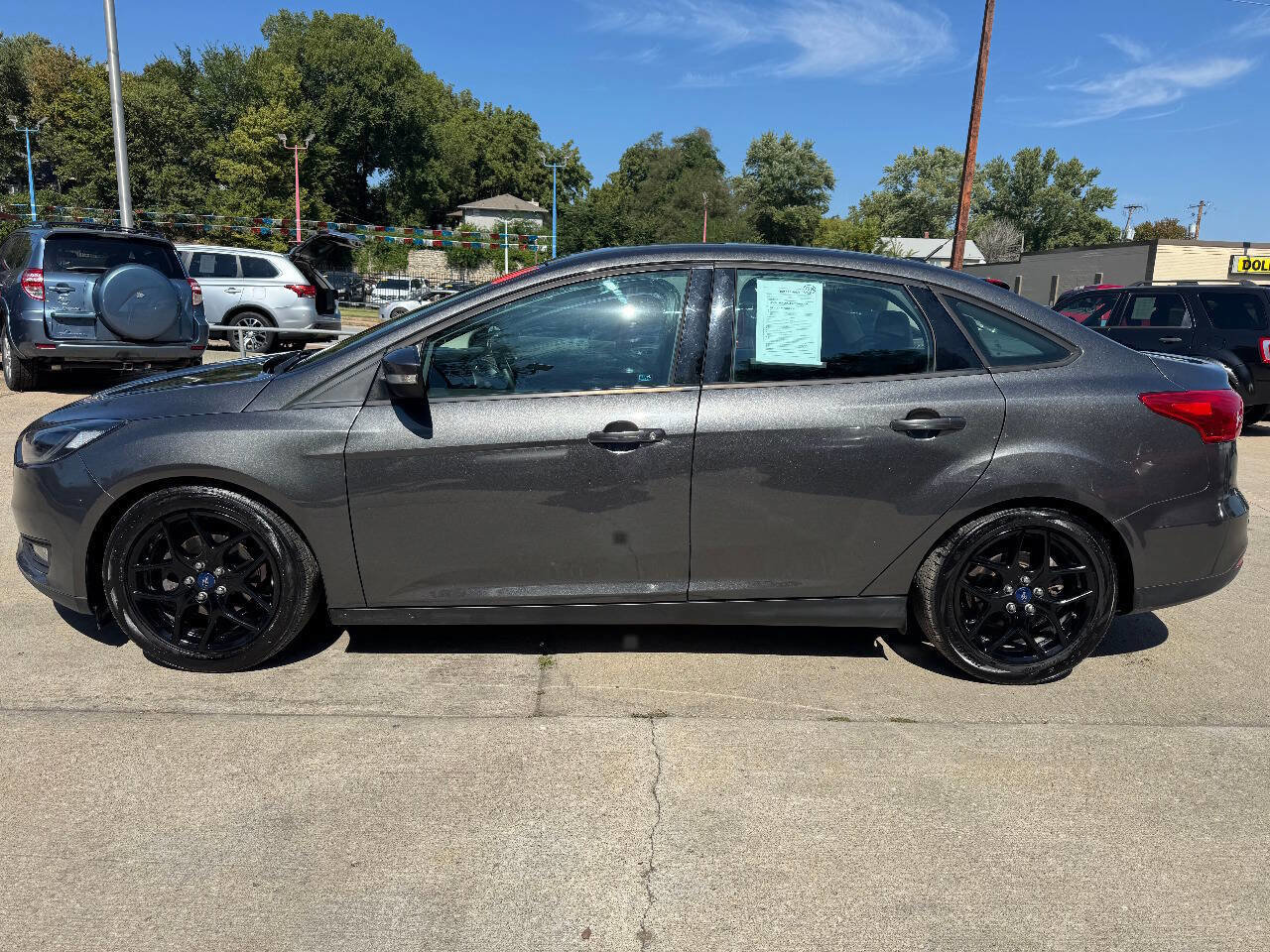 Used 2016 Ford Focus SE w/ Equipment Group 201A image 4