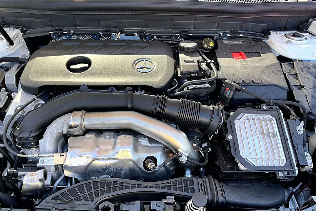 Used 2026 Mercedes-Benz GLB 250 4MATIC image 9