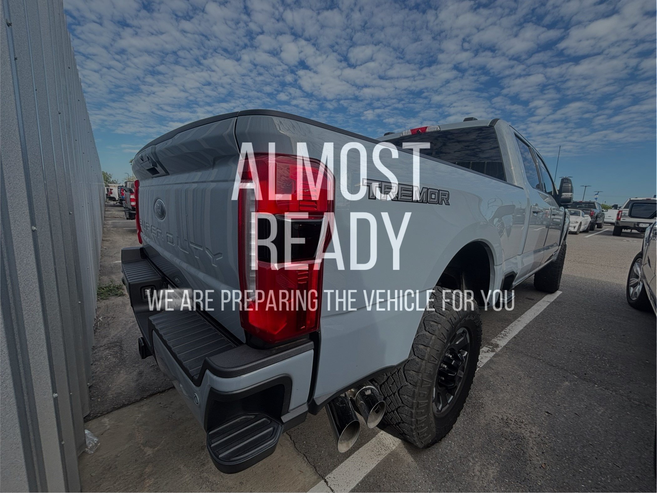Certified 2024 Ford F250 Lariat w/ Tremor Off-Road Package AWD/4WD image 4