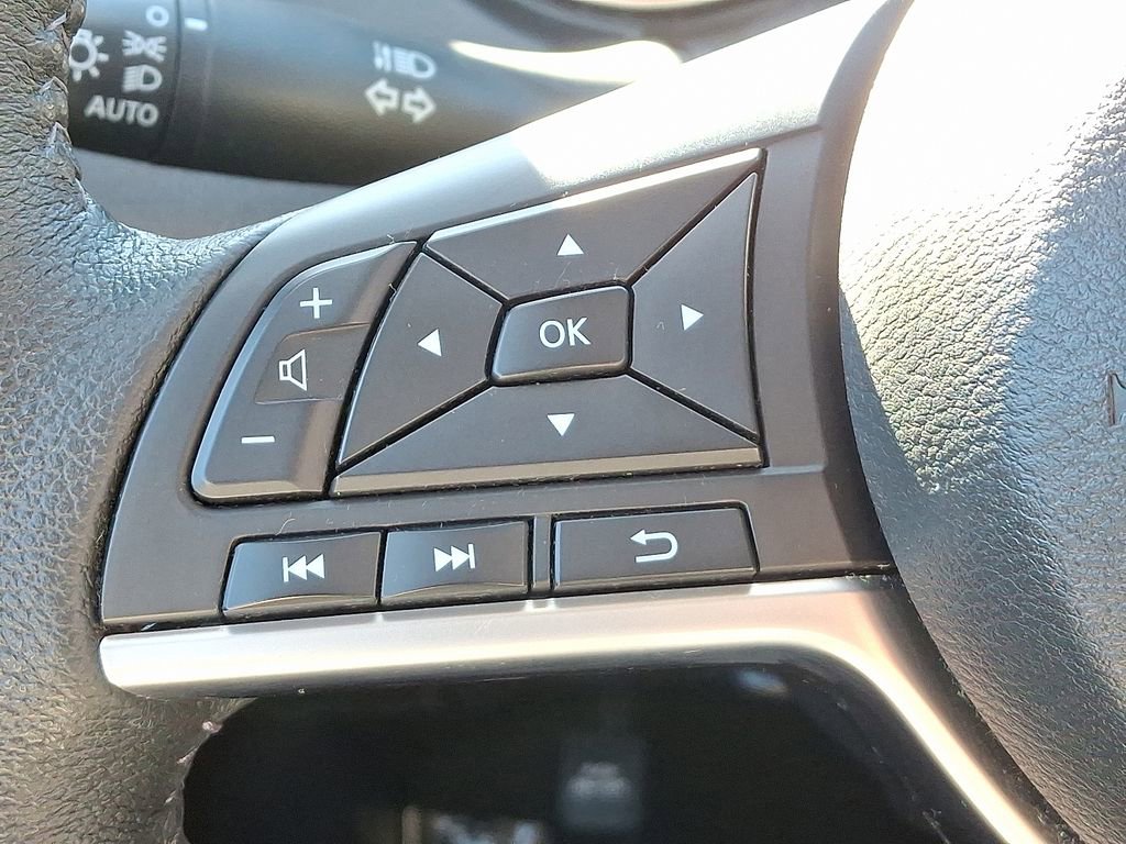 Used 2019 Nissan Rogue SV image 21