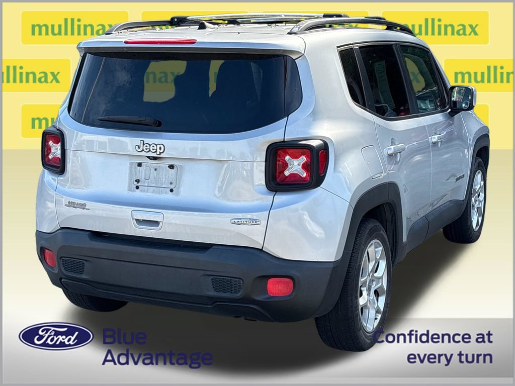 Used 2018 Jeep Renegade Latitude FWD image 4