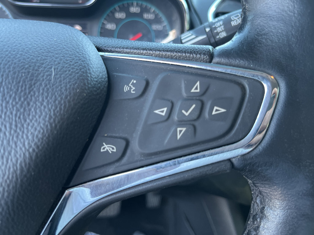Used 2018 Chevrolet Cruze Premier FWD image 18