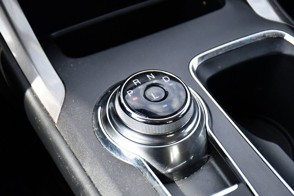 Used 2020 Ford Fusion SEL FWD image 27