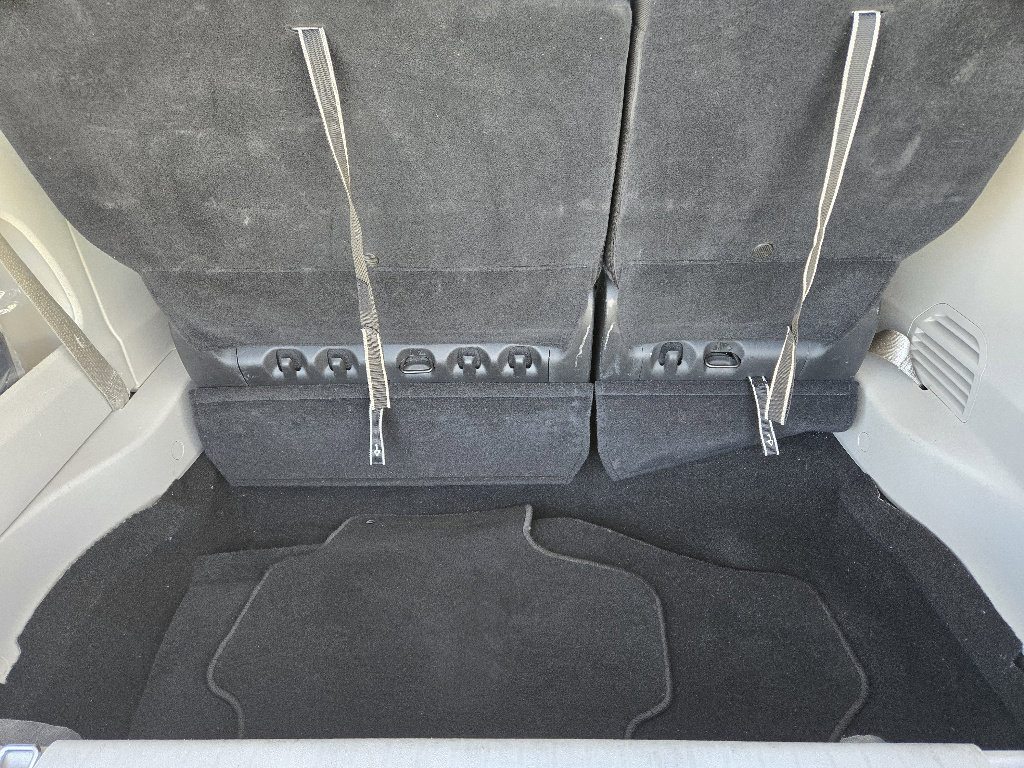 Used 2024 Chrysler Pacifica Touring-L image 32