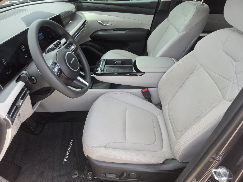 Used 2025 Hyundai Tucson Blue AWD/4WD image 12