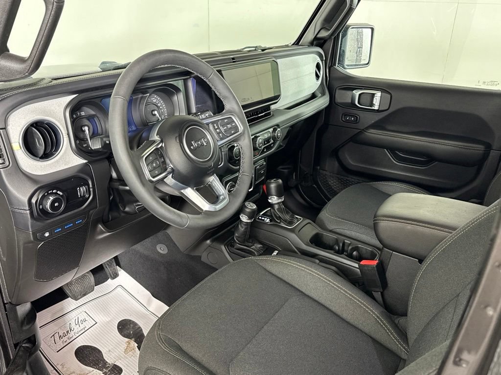 Certified 2025 Jeep Wrangler Unlimited Sahara AWD/4WD image 19