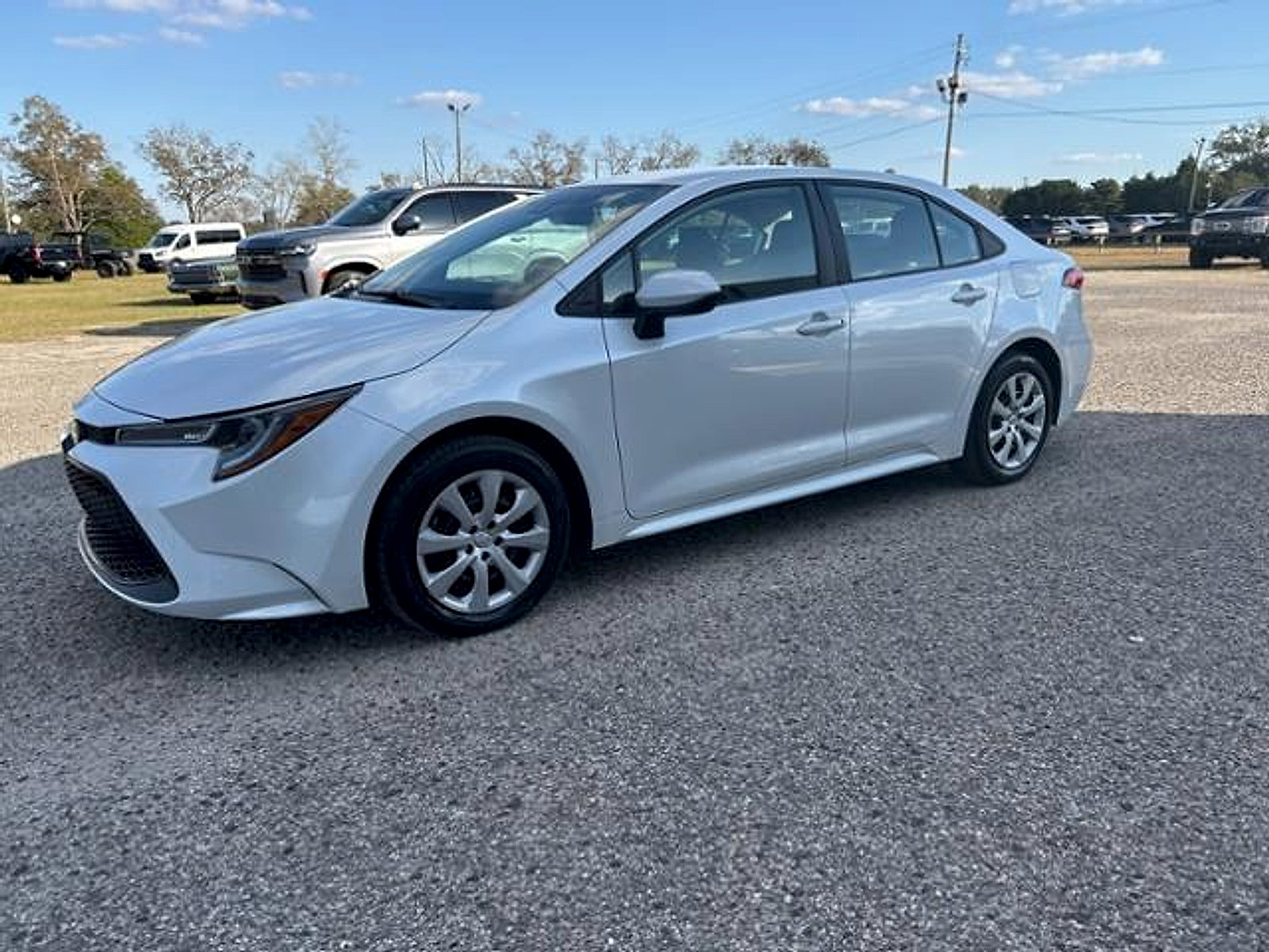 Used 2022 Toyota Corolla LE image 4