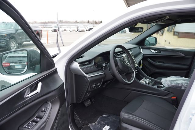 New 2025 Jeep Grand Cherokee Laredo X w/ Luxury Tech Group I image 10