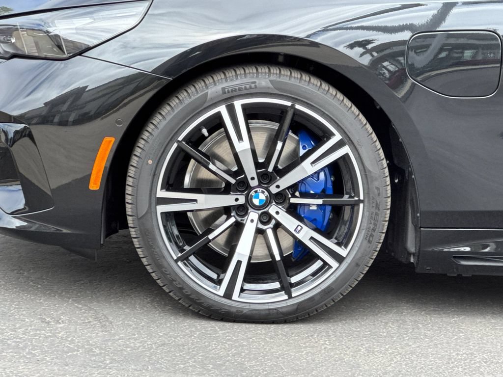 New 2027 BMW 550e xDrive w/ Premium Package AWD/4WD image 25