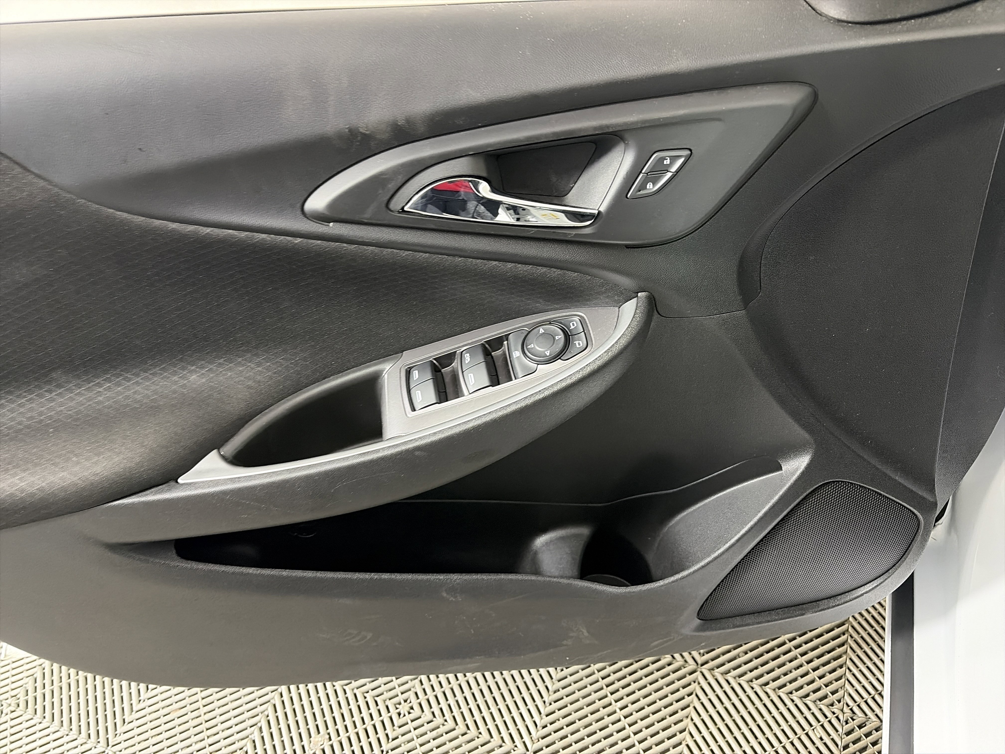 Used 2024 Chevrolet Malibu LT image 28