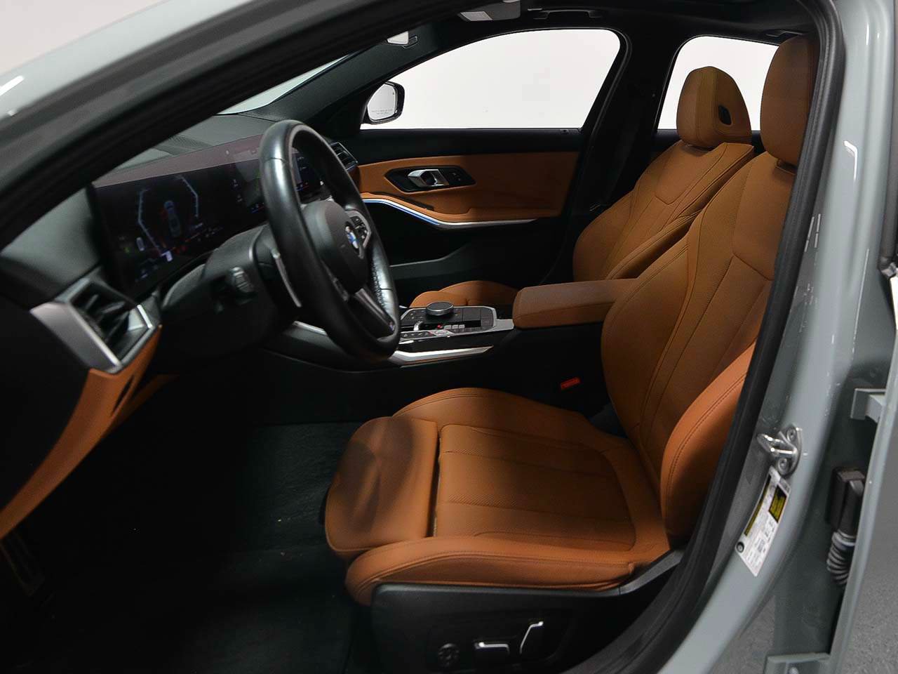 Used 2024 BMW 330i Sedan w/ M Sport Package RWD image 8