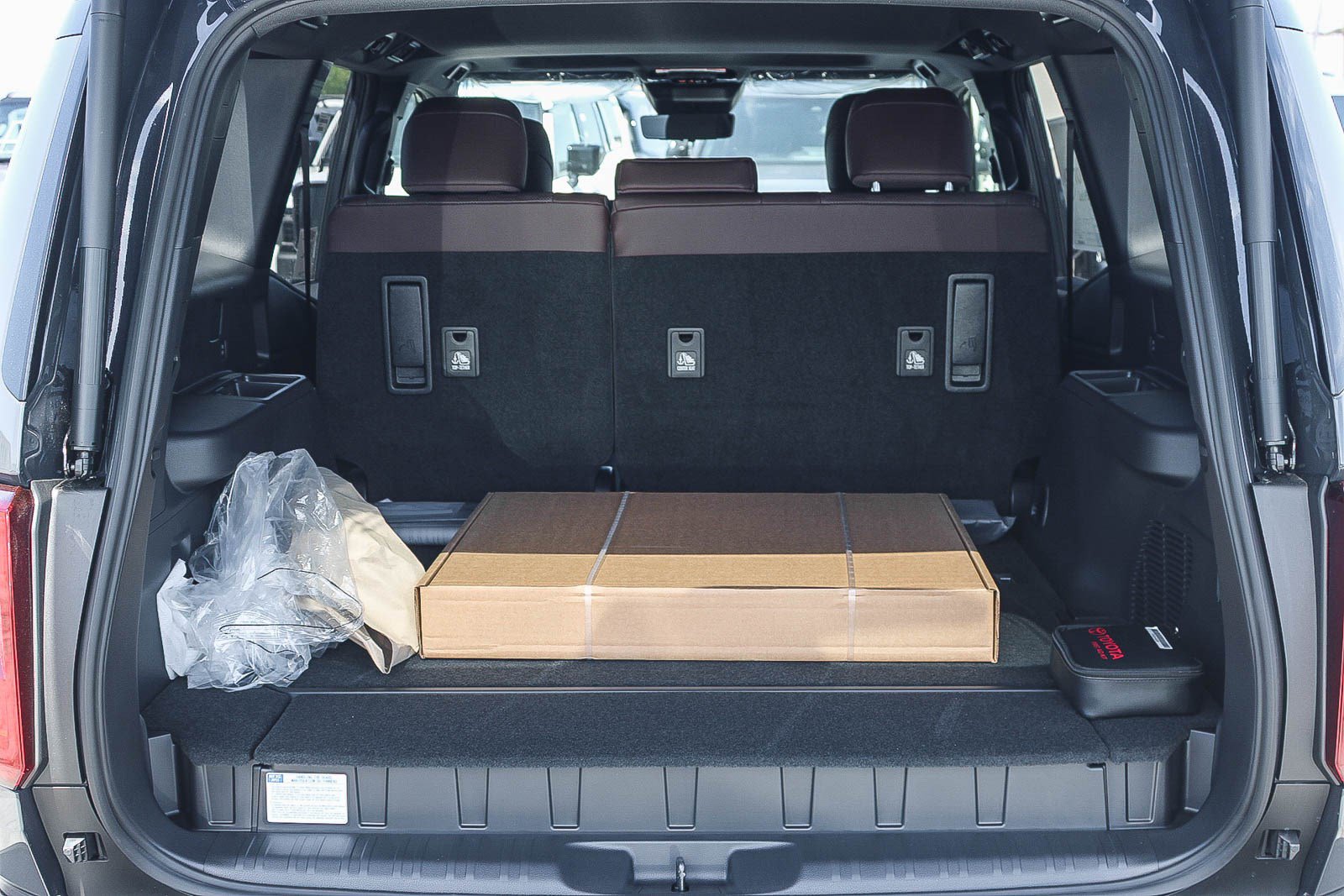 New 2027 Toyota Land Cruiser w/ Premium Package AWD/4WD image 13