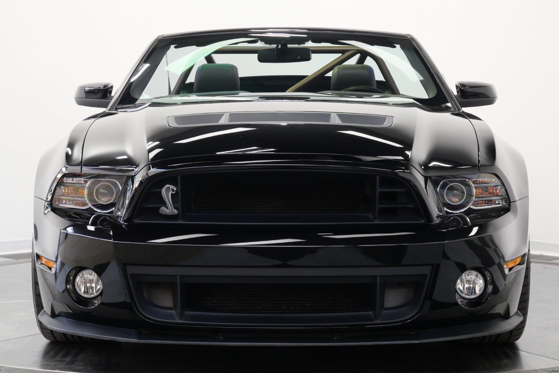 Used 2013 Ford Mustang Shelby GT500 RWD image 4