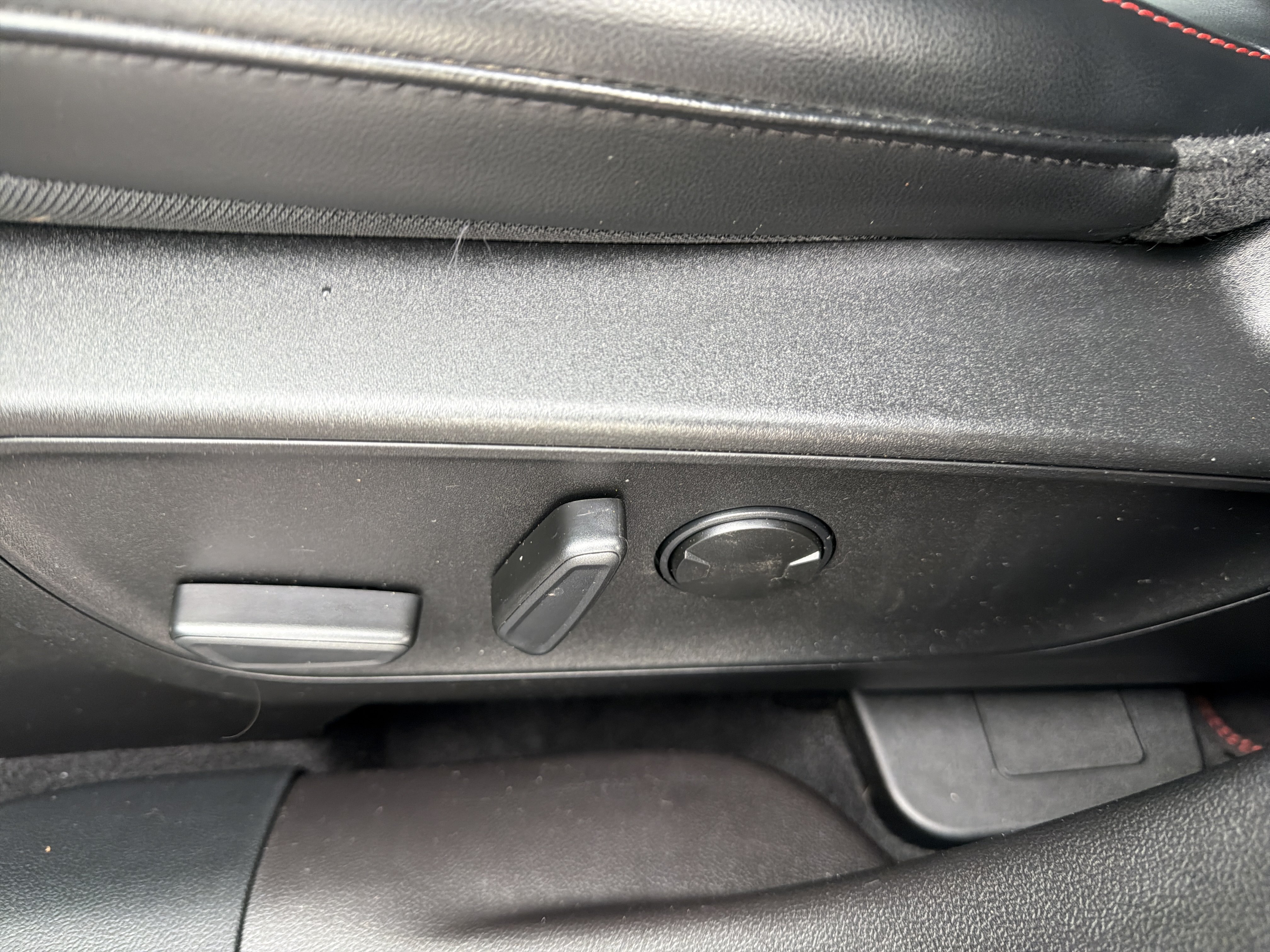 Used 2023 Ford Escape ST-Line Elite AWD/4WD image 16