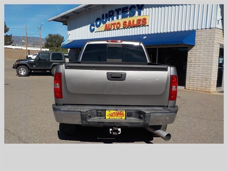 Used 2008 Chevrolet Silverado 2500 LT w/ 1LT Convenience Package AWD/4WD image 7