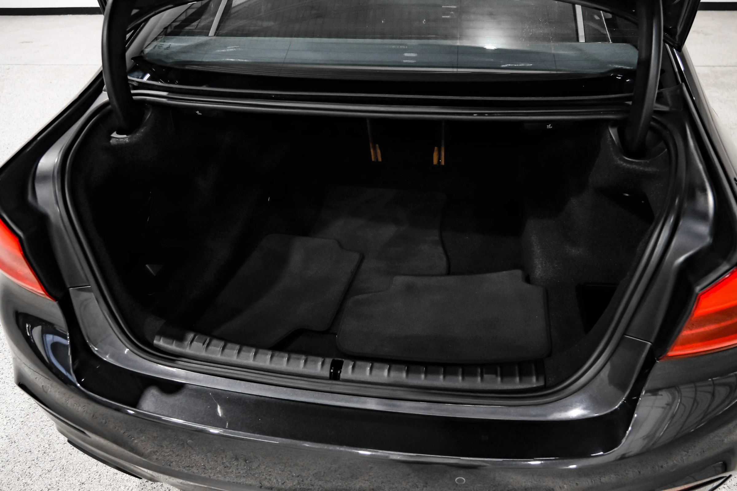 Used 2019 BMW M550i xDrive w/ Premium Package 2 AWD/4WD image 70