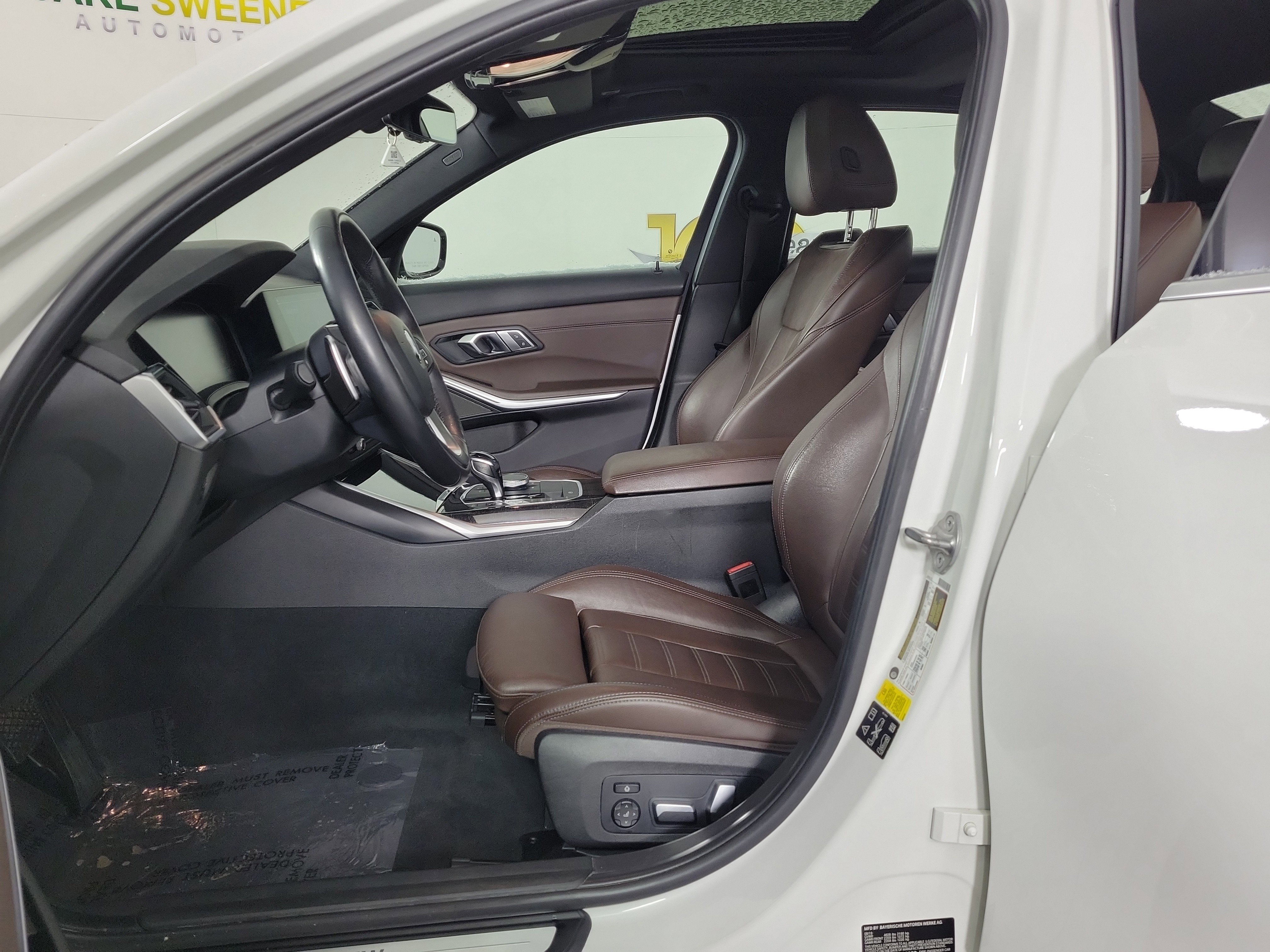 Used 2020 BMW 330i xDrive Sedan w/ Premium Package image 9