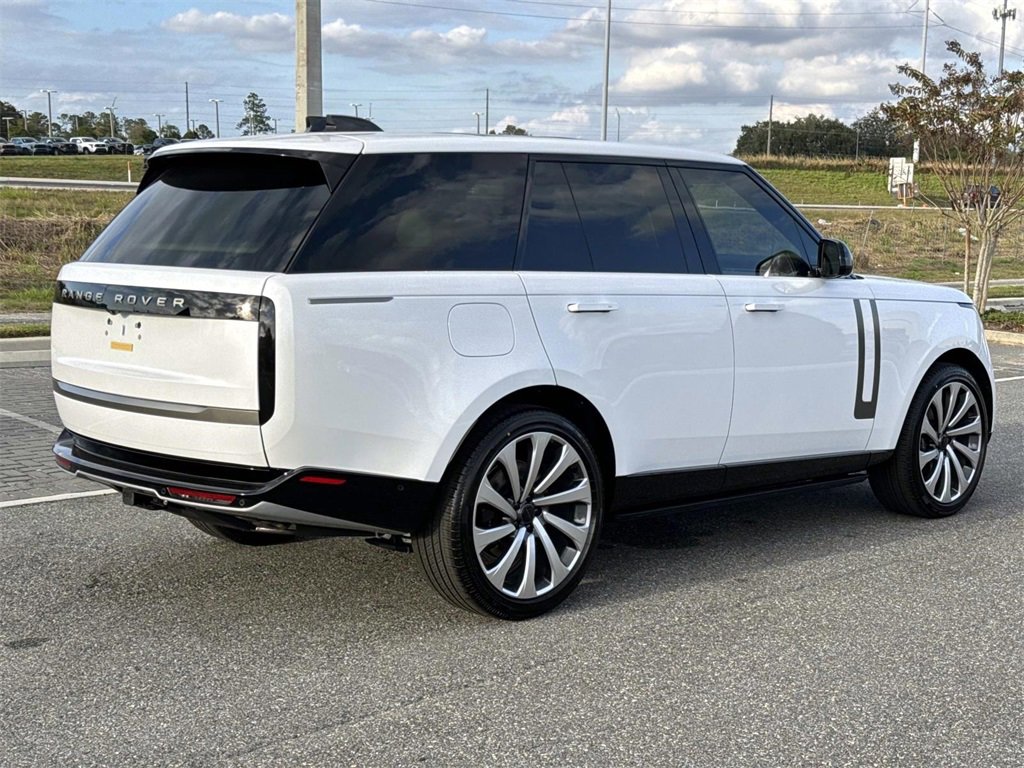 New 2026 Land Rover Range Rover SE image 4