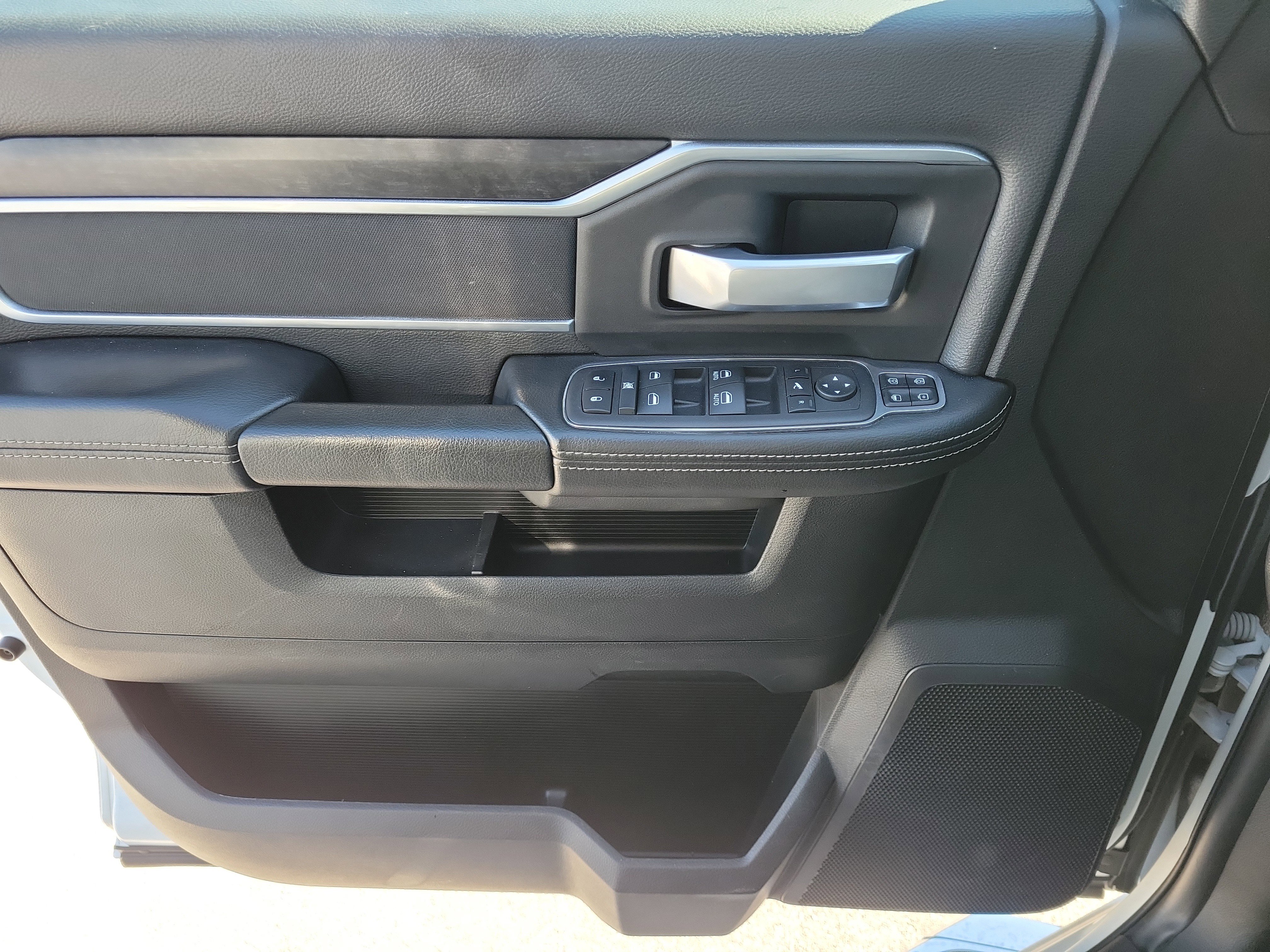 Used 2024 RAM 2500 Big Horn w/ Bed Utility Group image 29