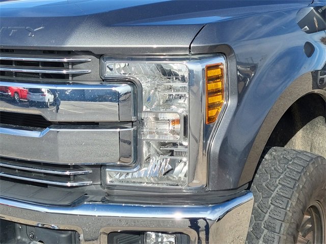 Used 2019 Ford F250 Lariat w/ Chrome Package image 4