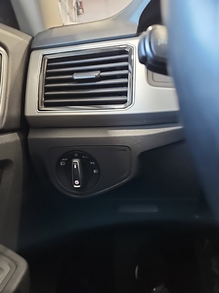 Used 2018 Volkswagen Atlas SEL image 39