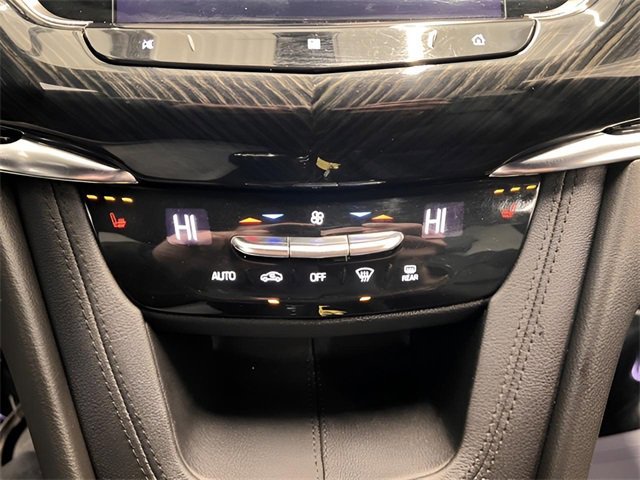 Used 2020 Cadillac XT6 Premium Luxury image 37
