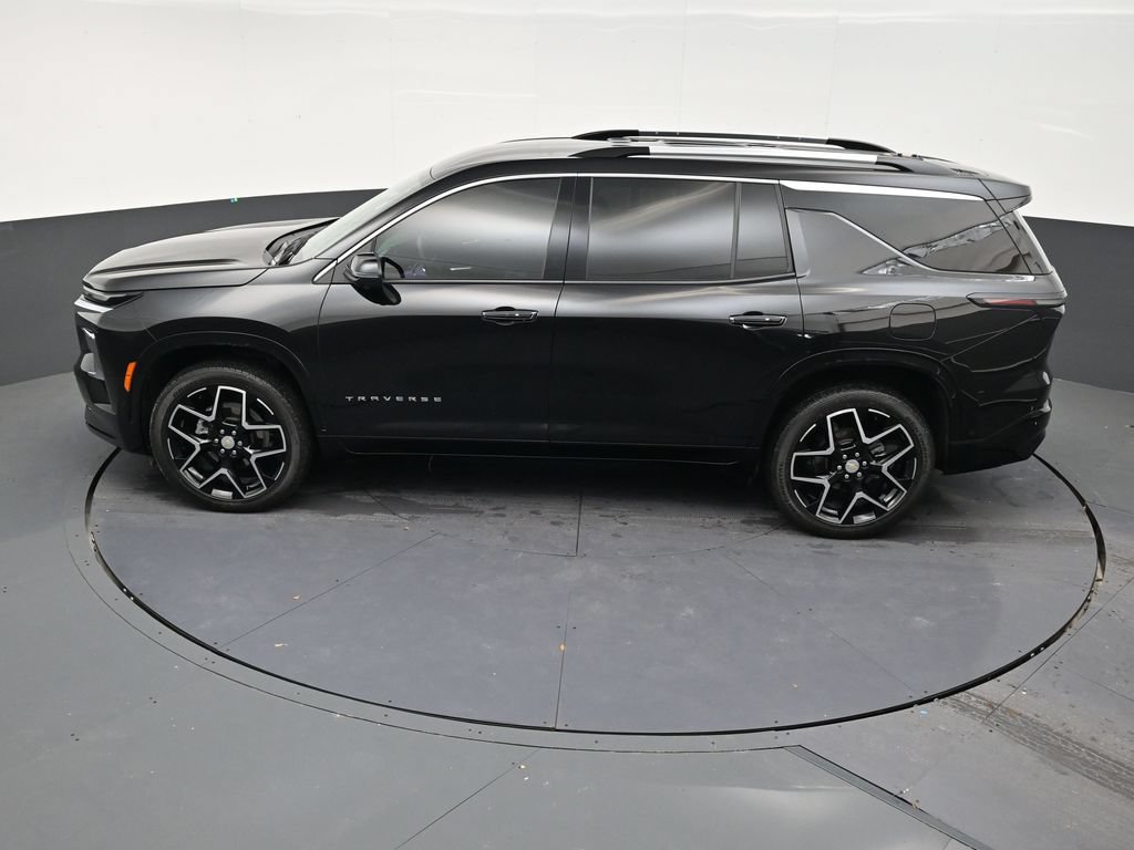 Used 2025 Chevrolet Traverse High Country FWD image 13
