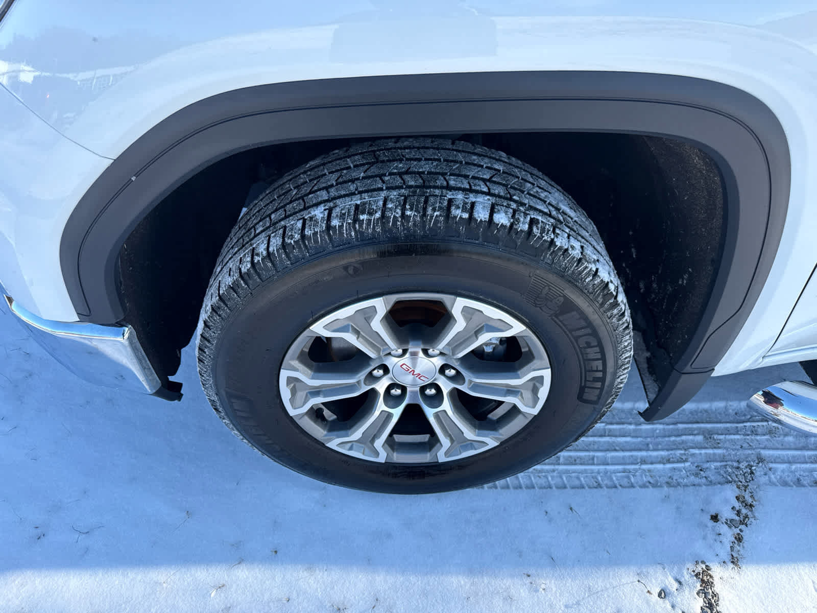 Used 2021 GMC Sierra 1500 SLT image 2