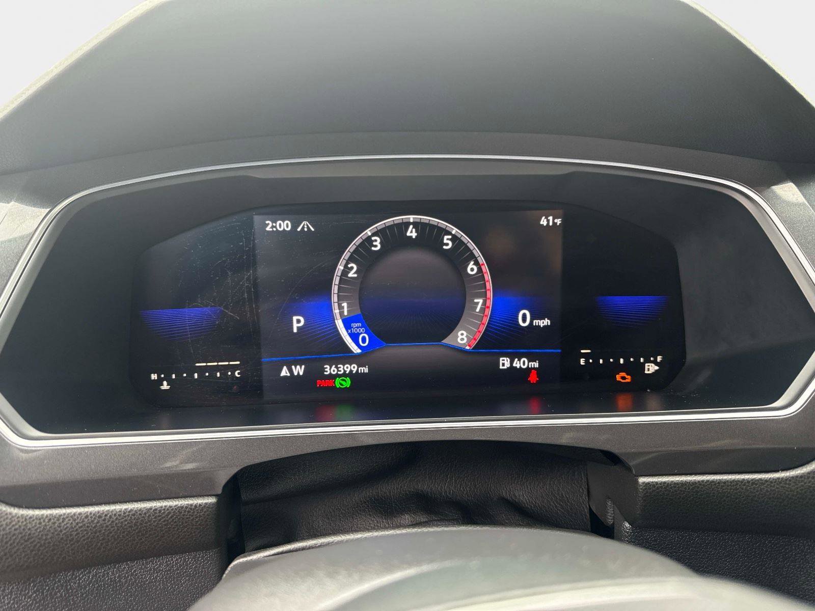 Used 2022 Volkswagen Tiguan SE w/ Panoramic Sunroof Package image 28