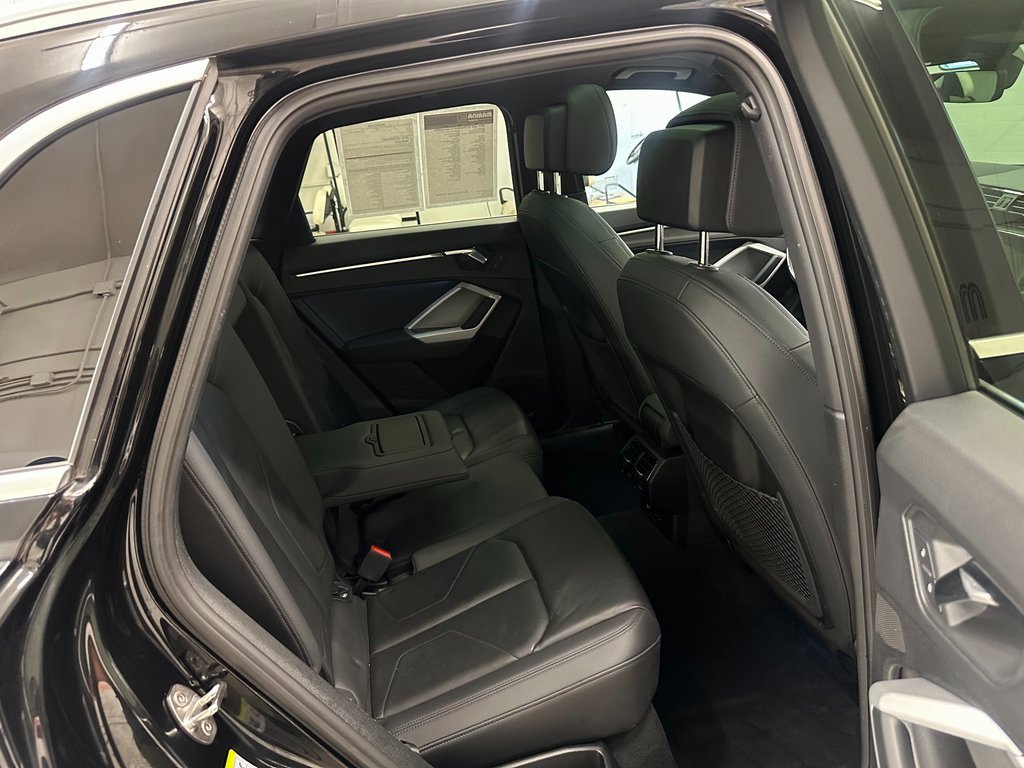 Used 2024 Audi Q3 2.0T Premium image 29